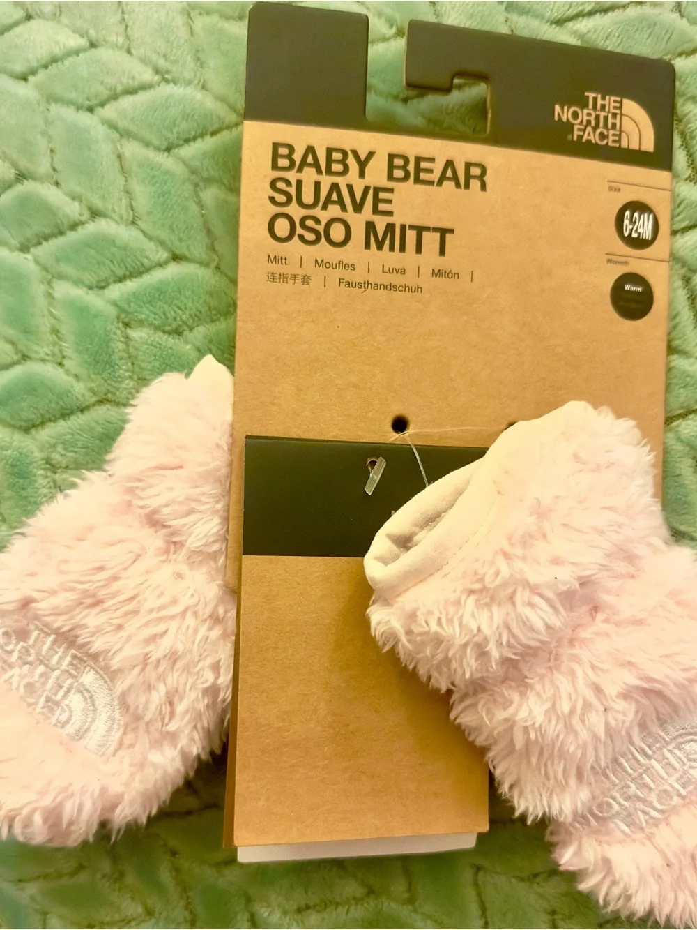 The North Face Baby Bear Suave Mitts in Soft Pink